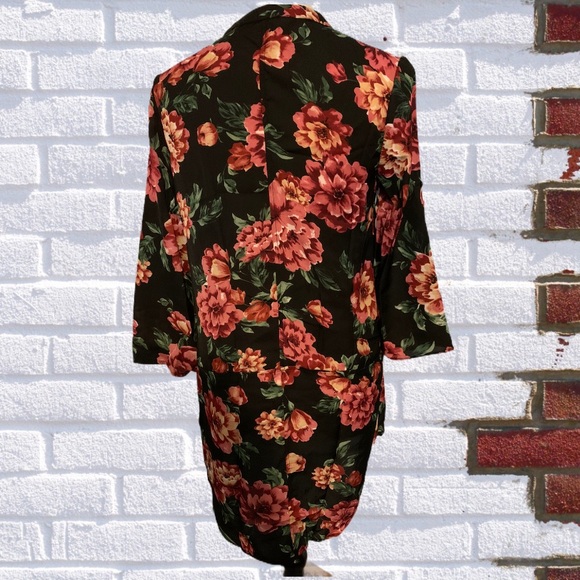 ❌DONATED❌Black Floral V-neck Versatile Tunic Top - Picture 6 of 9